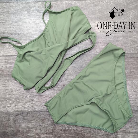 Aleumdr Cross Front Bikini Swimsuit Size 15-16Y - Picture 1 of 4
